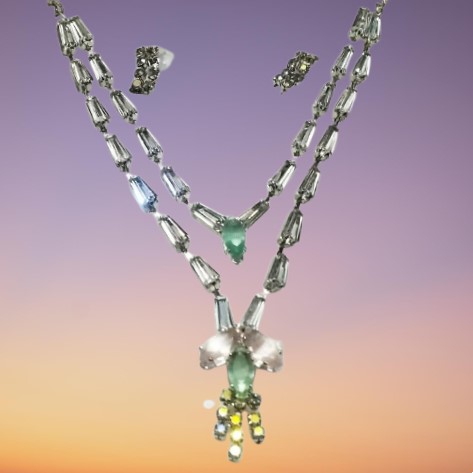 Natures Glow Ensemble Necklace
